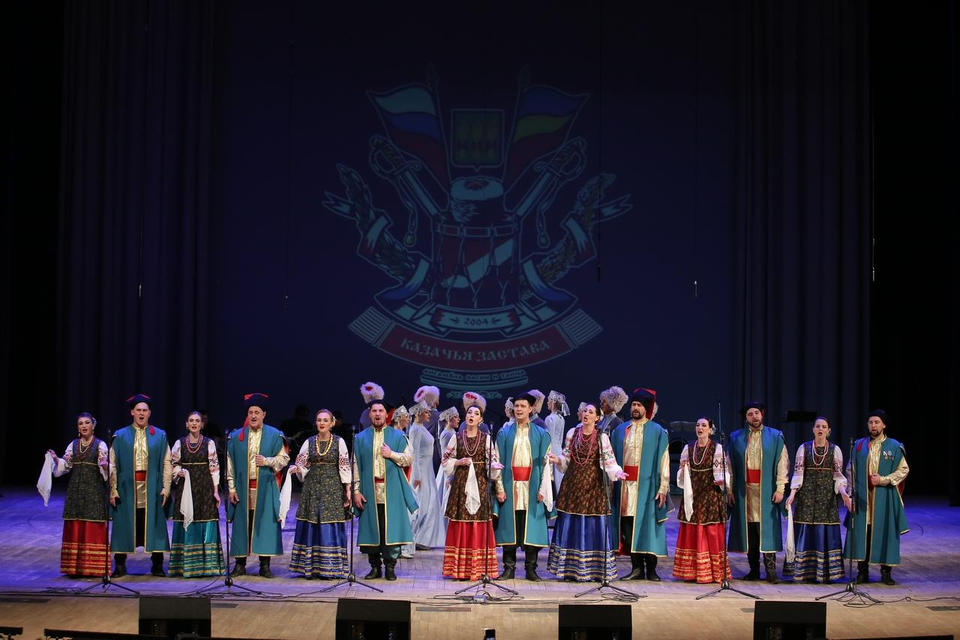 Предлагаем посмотреть фрагмент сольного концерта ансамбля песни и танца «Казачья застава» Предлагаем посмотреть фрагмент сольного концерта ансамбля песни и танца «Казачья застава»