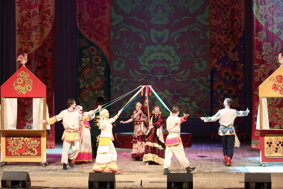 Предлагаем посмотреть музыкальный спектакль «У Лукоморья» в исполнении группы «Калейдоскоп» Предлагаем посмотреть музыкальный спектакль «У Лукоморья» в исполнении группы «Калейдоскоп»