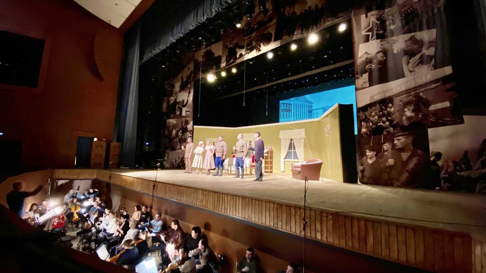 Губернаторская симфоническая капелла готовится к музыкальному спектаклю «Только очень жди...» Губернаторская симфоническая капелла готовится к музыкальному спектаклю «Только очень жди...»