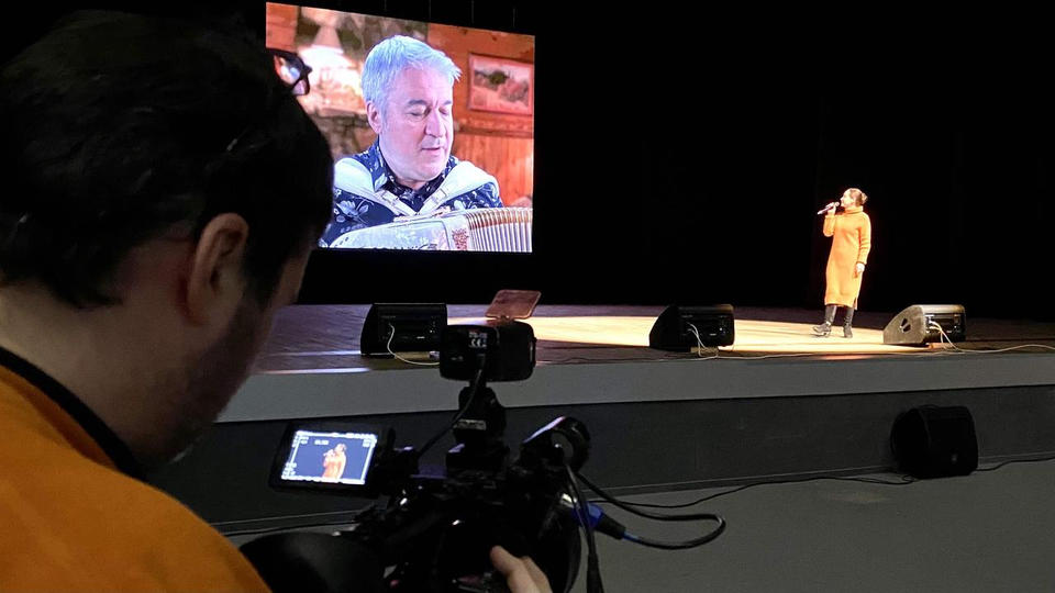 В ККЗ «Пенза» состоялась онлайн-репетиция Валерия Сёмина, Марты Серебряковой и Ивана Нивина В ККЗ «Пенза» состоялась онлайн-репетиция Валерия Сёмина, Марты Серебряковой и Ивана Нивина