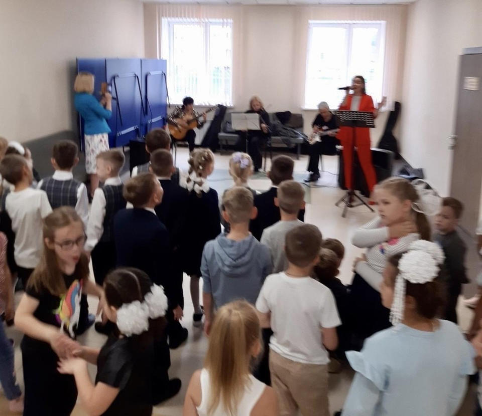 Творческий коллектив «Экспромт» выступил для учащихся школы № 78 города Пензы Творческий коллектив «Экспромт» выступил для учащихся школы № 78 города Пензы