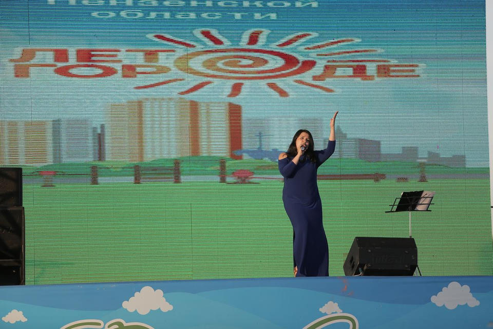 Гульсина Рафекова выступила в рамках творческой акции «Лето в городе» Гульсина Рафекова выступила в рамках творческой акции «Лето в городе»