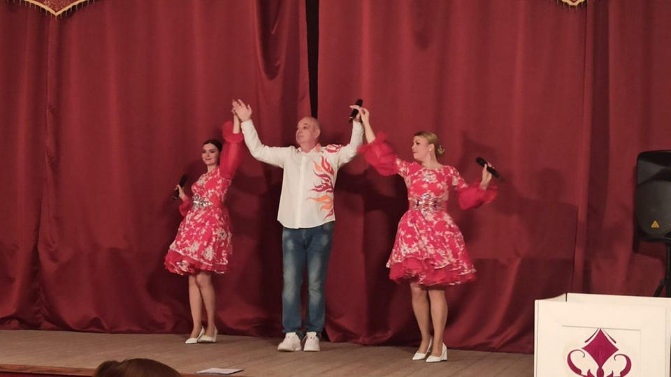 Ансамбль «Горница» выступил в санатории им. Володарского Ансамбль «Горница» выступил в санатории им. Володарского