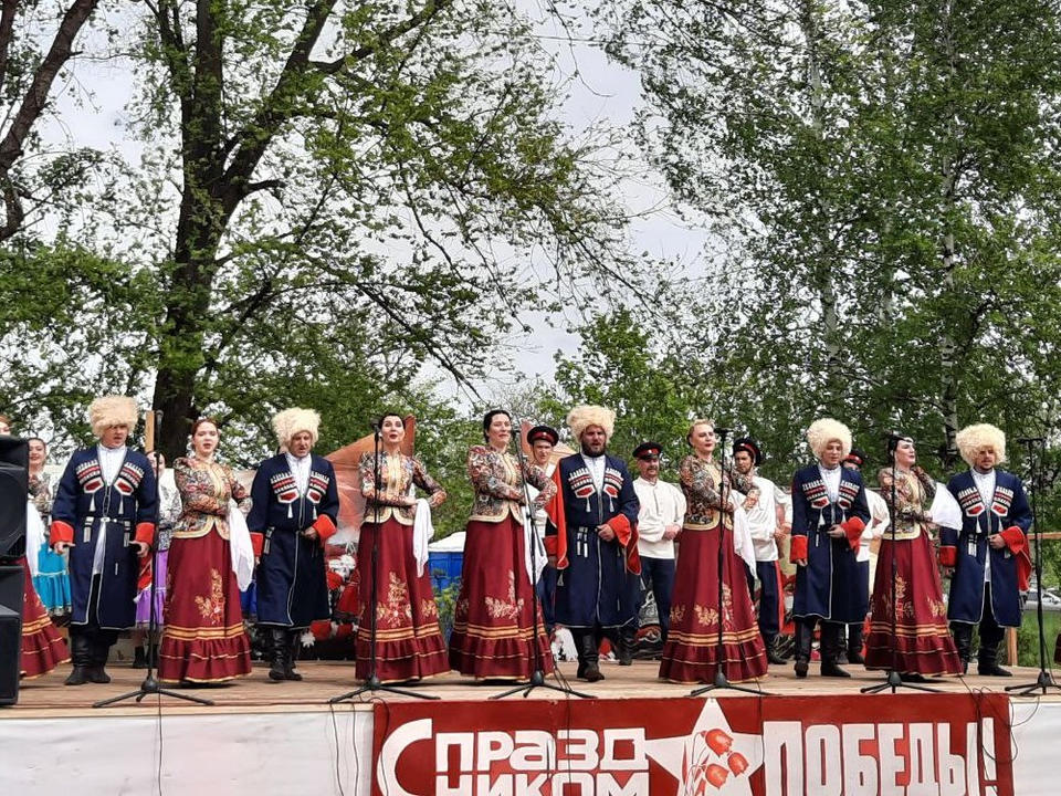 «Казачья застава» на празднике ко Дню Победы в п. Беково «Казачья застава» на празднике ко Дню Победы в п. Беково