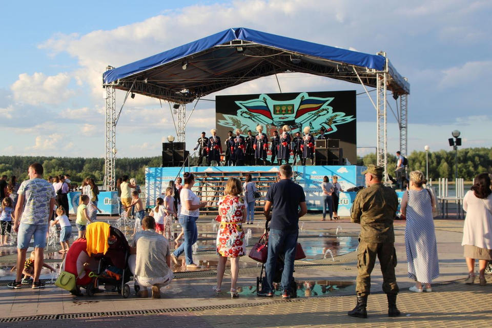 «Лето в городе». В Спутнике выступила «Казачья застава» (РИА ПО) «Лето в городе». В Спутнике выступила «Казачья застава» (РИА ПО)