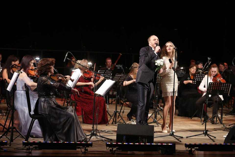 В большом зале филармонии состоялся первый в новом году концерт (11 канал) В большом зале филармонии состоялся первый в новом году концерт (11 канал)