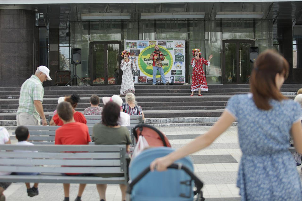 Пензенский коллектив «Злато-Серебро» поддержал акцию «Сурский край — без наркотиков» (ГТРК «Пенза») Пензенский коллектив «Злато-Серебро» поддержал акцию «Сурский край — без наркотиков» (ГТРК «Пенза»)