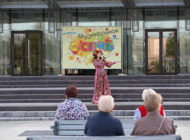 Солистка ансамбля «Злато-Серебро» Карина Мещерякова выступила для пензенцев