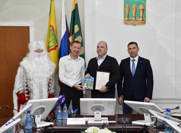 Здания «Пензаконцерта» стали победителями городского конкурса на лучшее новогоднее оформление