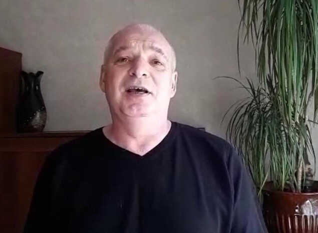 Артист ансамбля «Вольница» Александр Клещёв исполнил песню Михаила Ножкина «Последний бой»