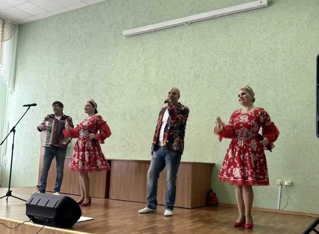 Артисты ансамбля «Горница» выступили в госпитале