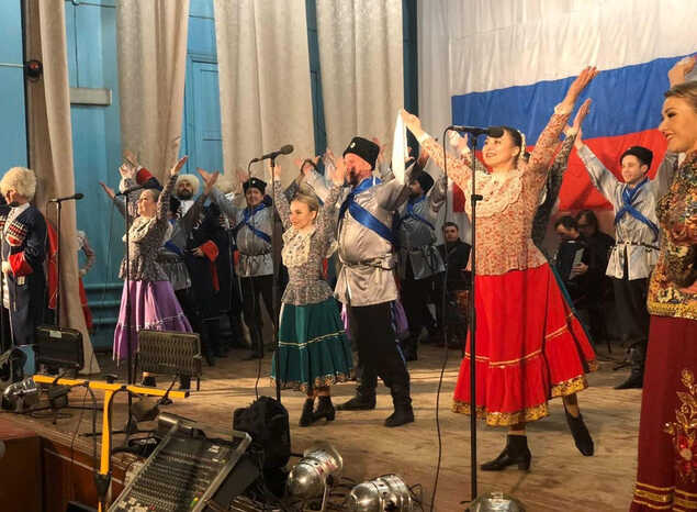 Ансамбль песни и танца «Казачья застава» выступил в Сосновоборске