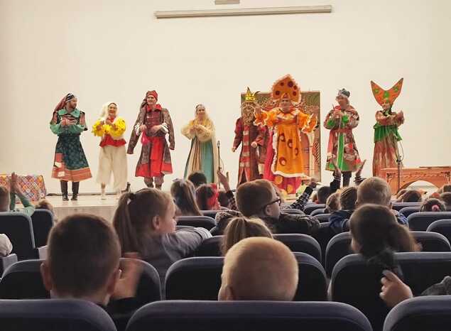Группа «Калейдоскоп» продолжает выступления для пензенских школьников