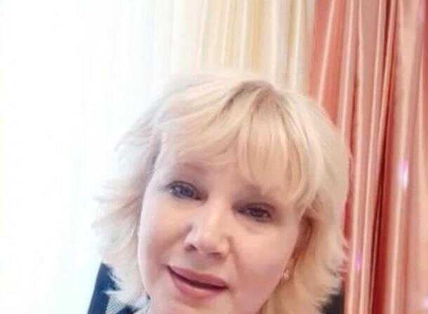 Елена Сафронова записала домашнее музыкальное видео