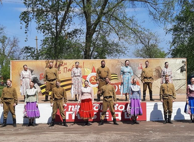 Ансамбль «Казачья застава» выступил в Беково на празднике ко Дню Победы