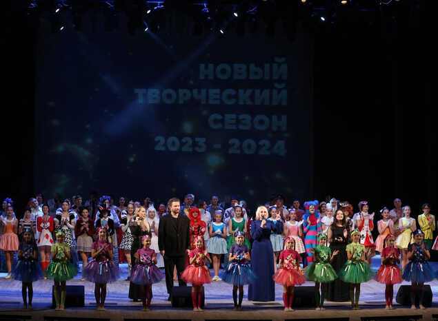 «Пензаконцерт» открыл юбилейный творческий сезон концертной программой «Матушка Россия»