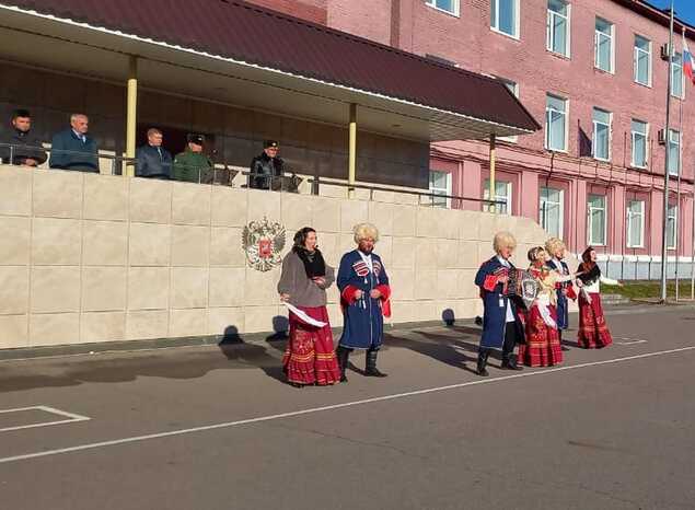 Артисты «Пензаконцерта» выступили в Пензенском артиллерийском институте