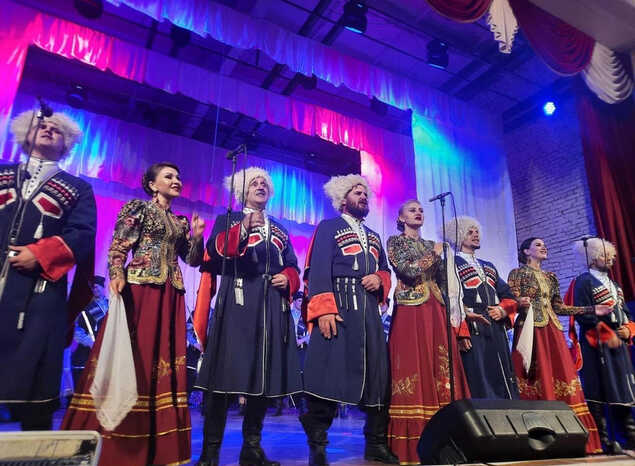 «Казачья застава» выступила в районном Доме культуры Кондоля