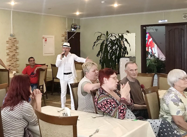Александр Ренуар выступил в гостинице «Ласточка»