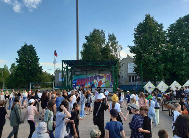 Творческий коллектив «Экспромт» выступил в детском лагере «Юность»