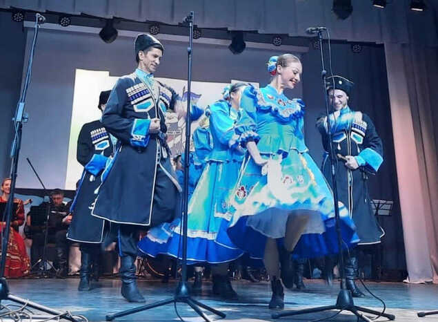 Ансамбль «Казачья застава» выступил в Лунино