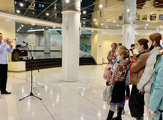 В «Пензаконцерте» открылась выставка картин пензенских художников