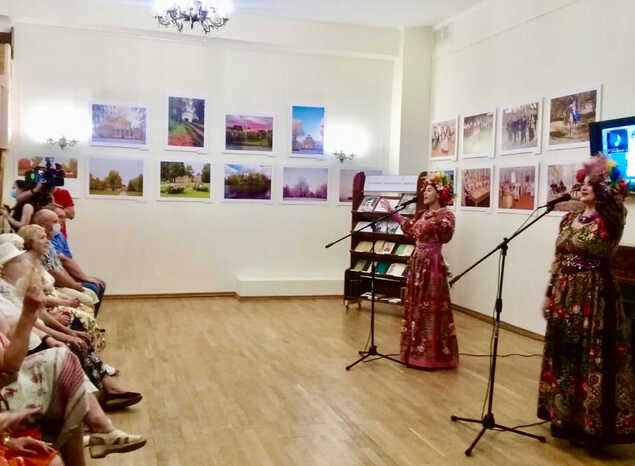 Елена Миронычева и Карина Мещерякова выступили в Литературном музее