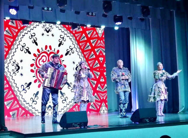 Ансамбль «Горница» выступил в Лунино