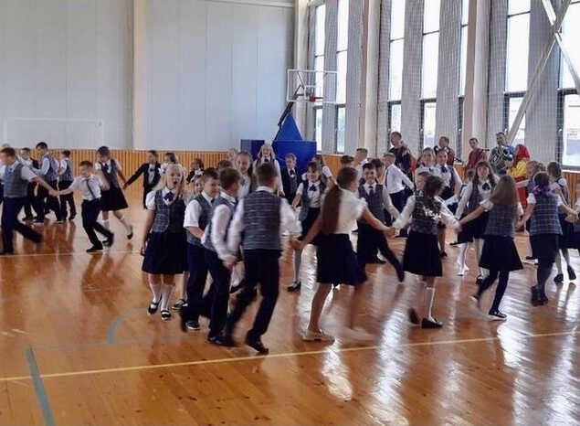 «Миряне» выступили для учащихся средней школы № 78 города Пензы