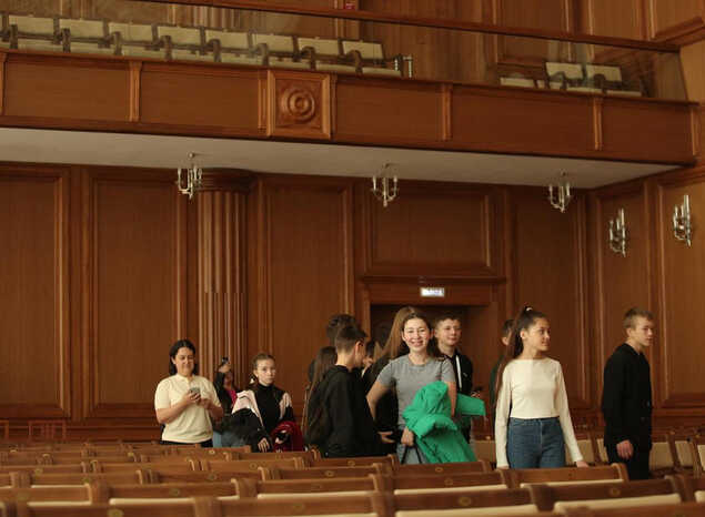 Школьники из села Татарский Канадей совершили экскурсию по филармонии