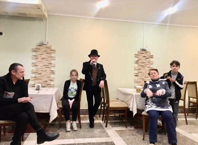 Александр Ренуар выступил в гостинице «Ласточка»