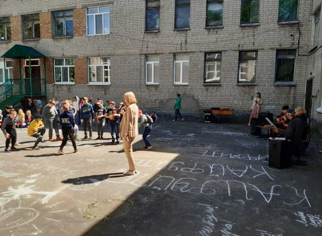 Творческий коллектив «Экспромт» выступил в школе № 47 города Пензы
