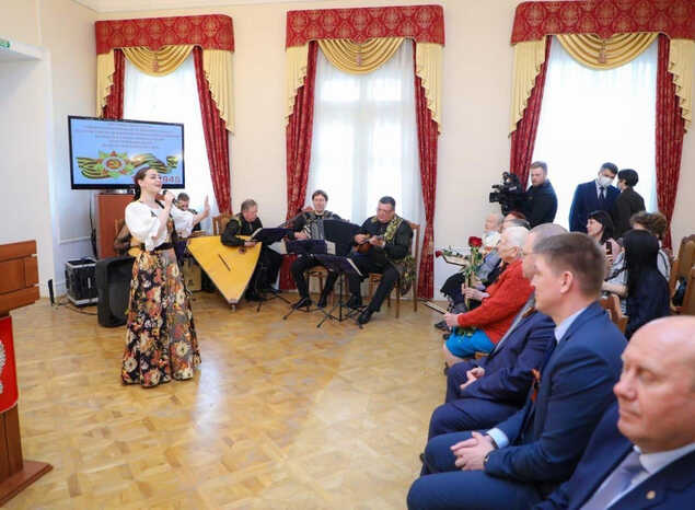 Марта Серебрякова и ансамбль «Губернiя» выступили на церемонии вручения свидетельств ветеранам Великой Отечественной войны и их вдовам на право улучшения жилищных условий