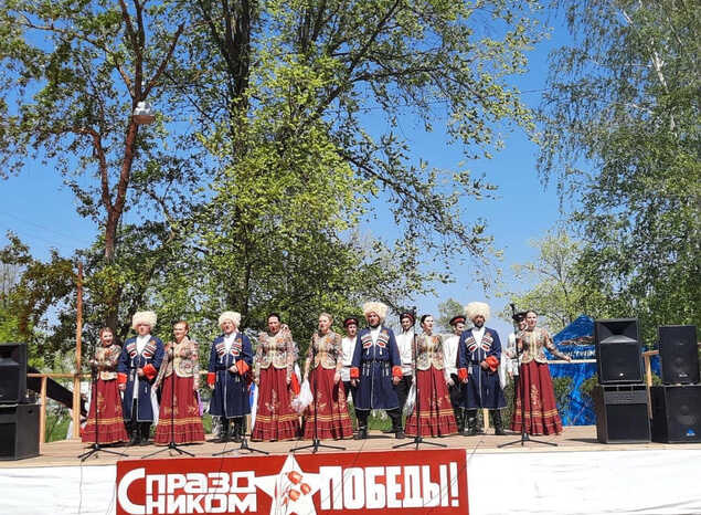 «Казачья застава» выступила в селе Вертуновка Бековского района